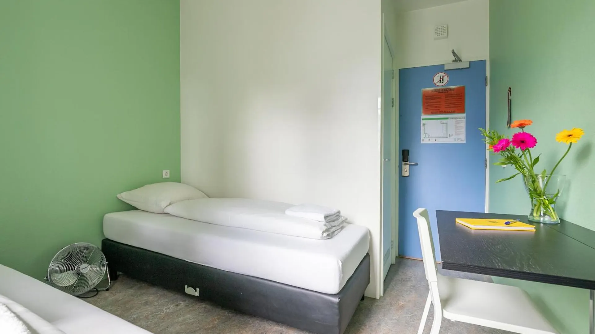 Hans Brinker Hostel Amsterdam